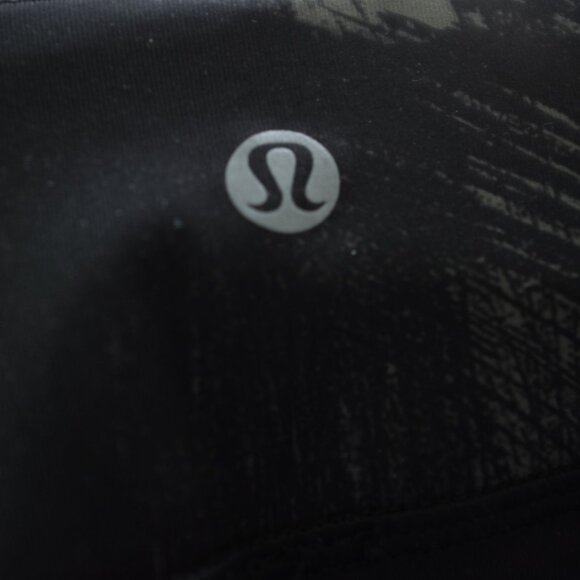 Lululemon Fresh Mesh Run Crop Wind Chill Fatigue Green Black Black capri - Picture 7 of 13